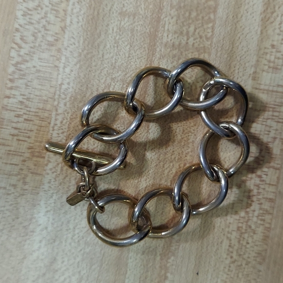 🤍 Vintage Monet - Gold Tone Chunky Link 8" Bracelet with Toggle Closure - Picture 8 of 8